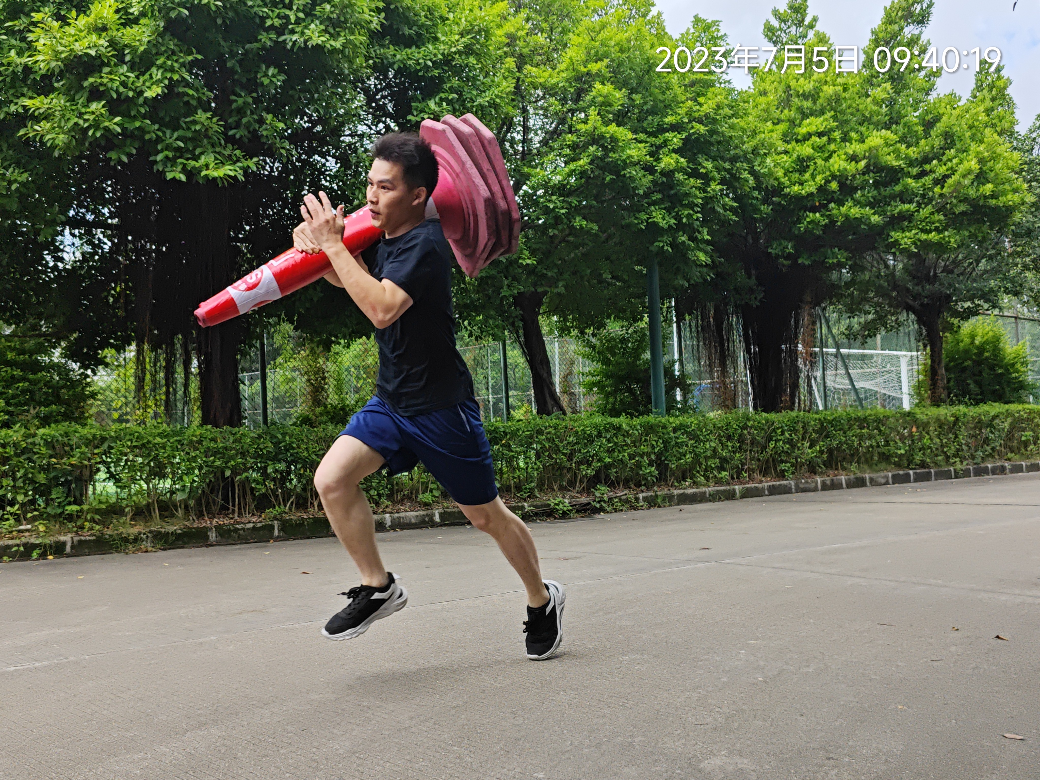 負(fù)重跑.jpg